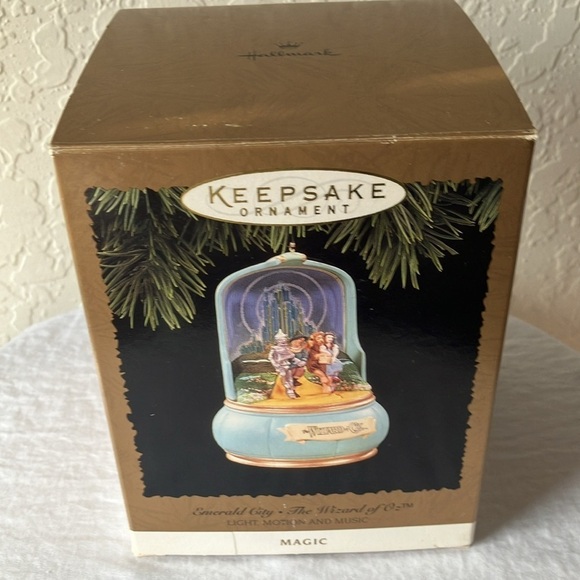 Hallmark: 1996 Keepsake Ornament- Emerald City- The Wizard of Oz- Light, Motion - Picture 16 of 16